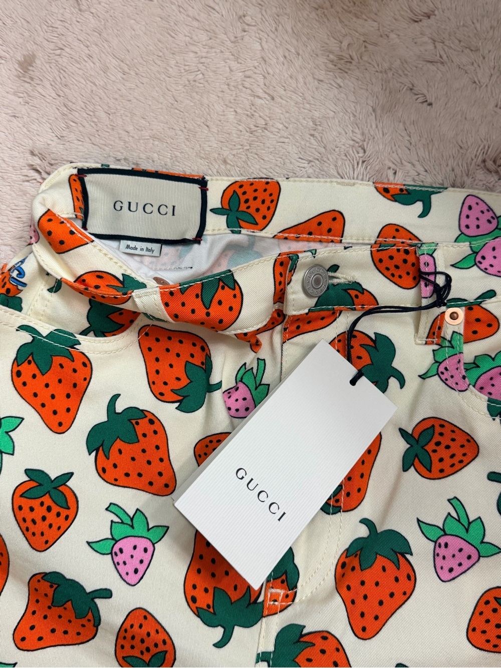 Gucci Cream Shorts with Orange Strawberry Print